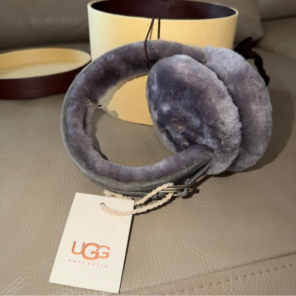 New UGG Grey Earmuffs Shearling Sheepskin Genuine Leather Trim Polyester Fill OS - Picture 3 of 16